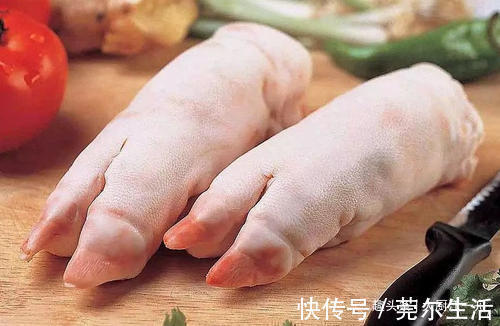 小窍门|炖猪蹄时,牢记“3不放”的小窍门,猪蹄Q弹软烂,好吃不油腻
