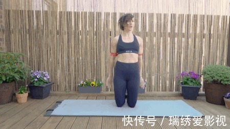 体式|后背肉肉一层层,胳膊还很粗!专瘦上半身的体式来了,早晚各一遍