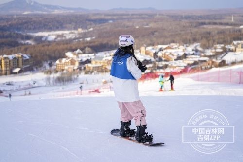 鲁能胜地滑雪场|冰雪盛宴 吉林体验⑤丨长白山鲁能胜地滑雪场：穿梭于山林之间的“梦幻雪场”