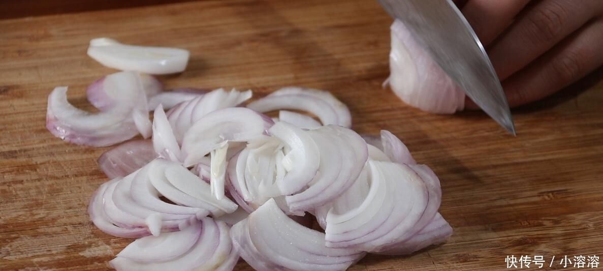 做法|用烤箱做的纸包葱油鸡,比红烧鸡还香,做法太简单了