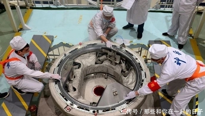 航天员 “太空快递”已送达!“天舟二号”与“天和核心舱”完成交会对接