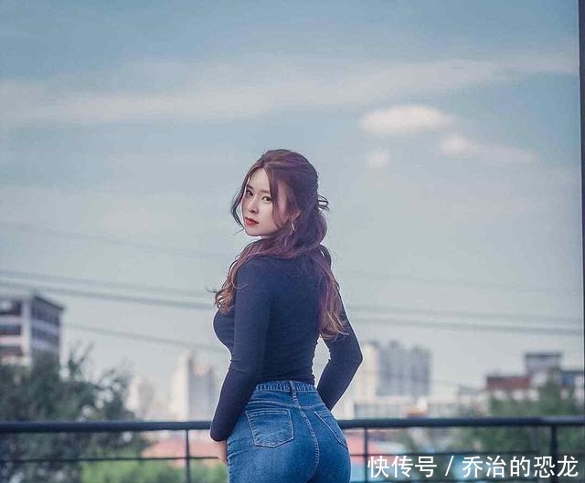 牛仔|人手必备的牛仔，基础款照样可以穿出时尚感，不心动都难