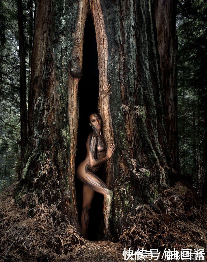 母女!这对母女人体彩绘搭档,又出新作品,这次她们把人都变成了树木
