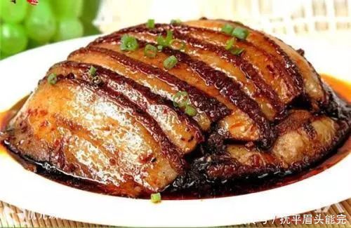 大厨|扣肉别再用油炸了,教你一种新做法,肉烂味香,连大厨都夸赞我