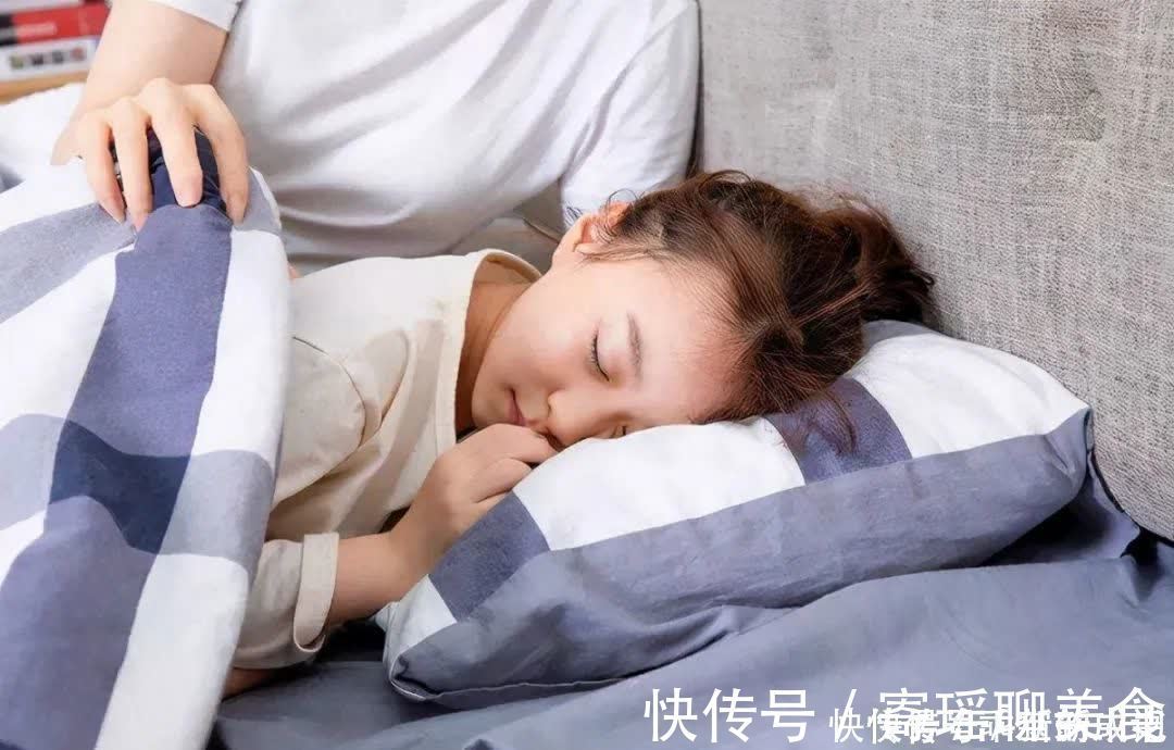 孩子|叫孩子起床很困难?看看日本妈妈是怎么做的,学会了省心又省力