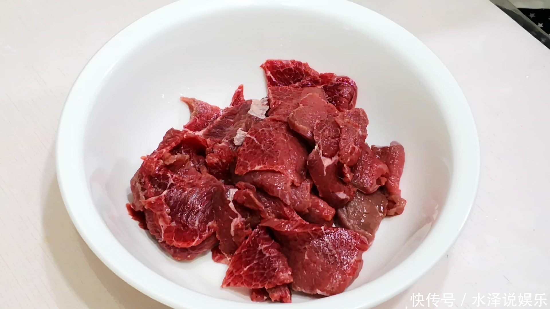  适合炒制|炒牛肉时，直接下锅炒就错了，大厨教你妙招，牛肉嫩滑还不塞牙！