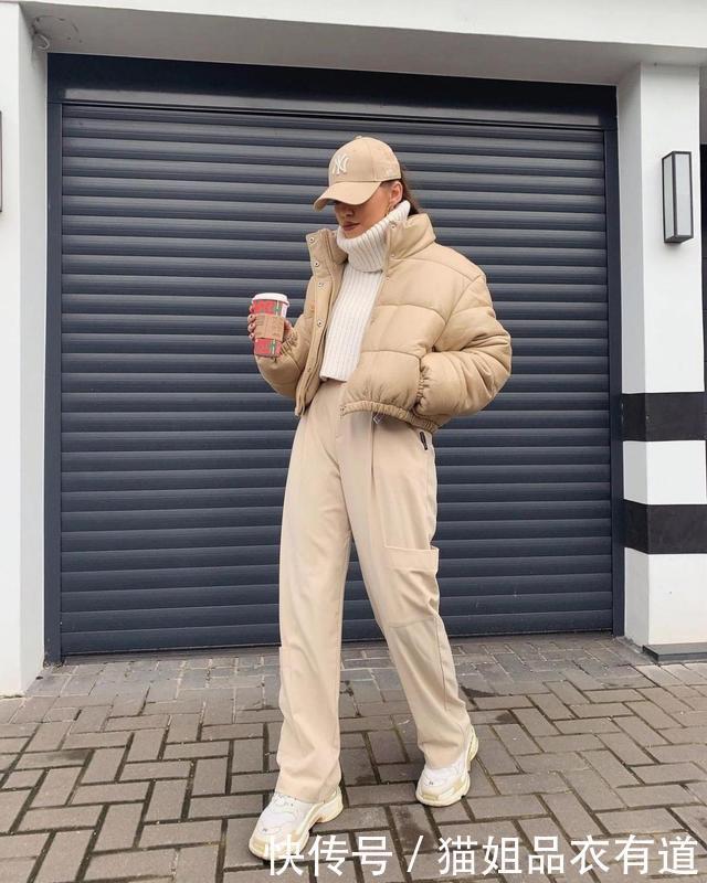 穿羽绒服时别随便搭鞋子,这3款才是品味女人的首选,又美又飒