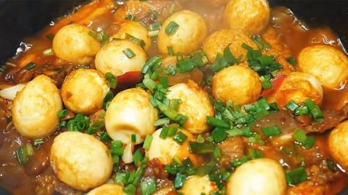 我家最爱的豆腐煲,揭盖香气扑鼻,边吃边炖太过瘾了,简单又美味