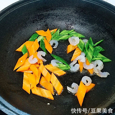 朋友一来就做虾仁炒口蘑,吃得皆大欢喜好回家