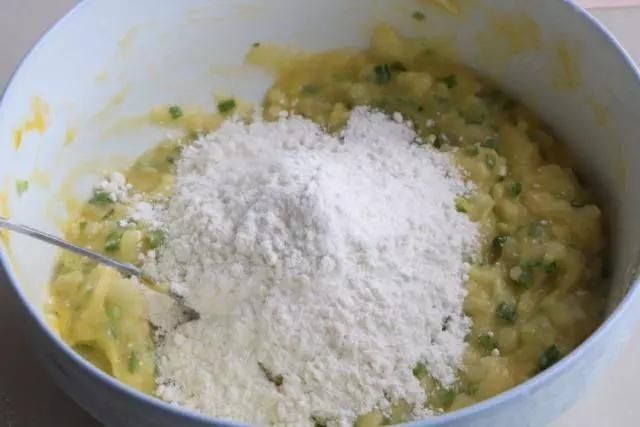 早餐别吃馒头包子了,教你新吃法,不发面不醒面,连吃2天都不腻