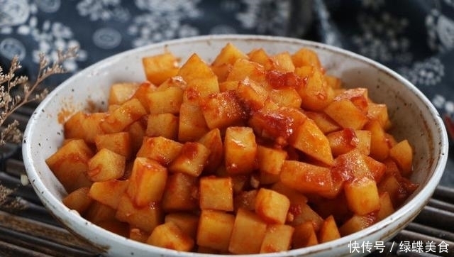 土豆块|不用醋和糖的酸甜土豆做法，用1配料搞定，酸甜可口土豆软糯