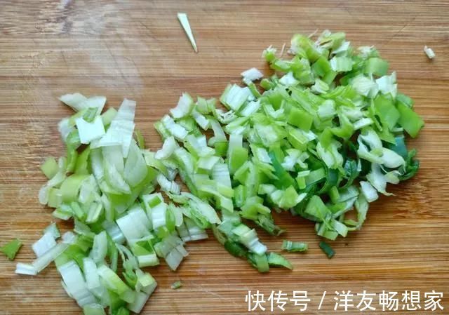 山药鸡蛋饼|一根山药，2个鸡蛋，简单一做，比面包还香，再挑食的孩子也爱吃！