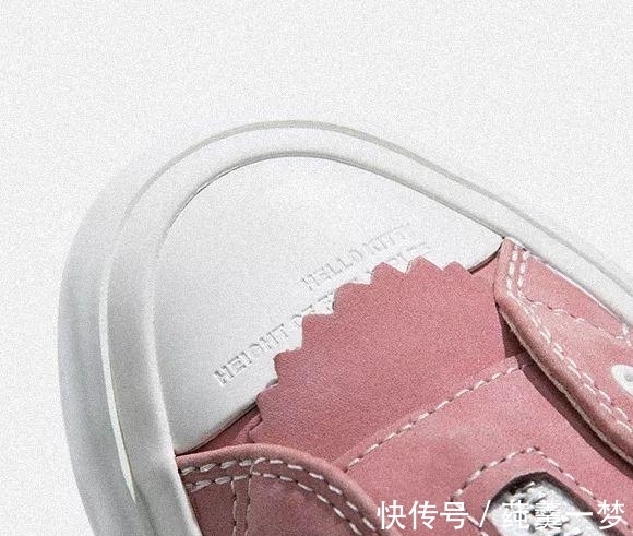 鞋身 Hello Kitty联名款,一起可爱温暖过冬