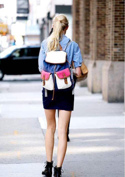 找回童年的天真无邪,背双肩包出门就对了,实用又时髦