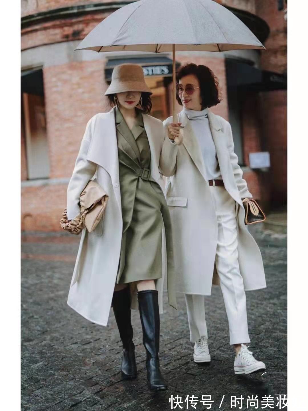 长筒裤|女人无论什么年龄，都适合的“纯色系”法则，干净高级还减龄