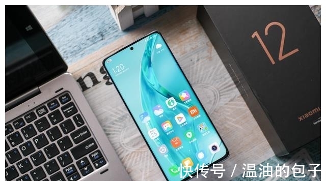 pdd|iPhone13对比小米12，选择哪个好？差距实在太明显