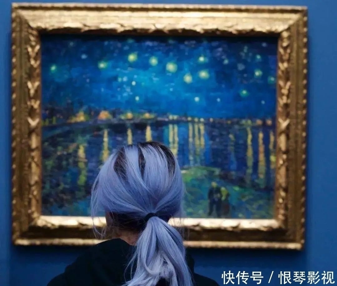 名画&他花2年时间,拍下1000个“撞衫”的人:撞衫不可怕,可怕的是……