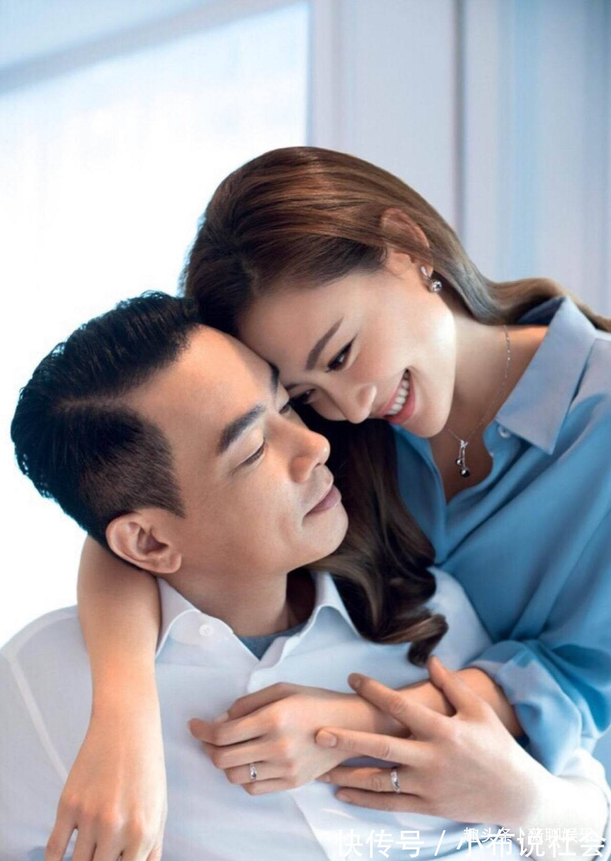 應采兒|應采兒曬陳小春20年前后對比照，大贊發際線沒有變，容顏也未改