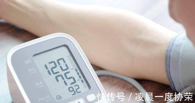 血压|高血压患者不能吃大蒜吗提醒若想稳控血压,3种食物最好少碰