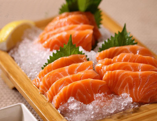 体内湿气重|湿气重的人要注意，夏天这些食物“别贪”，湿气会加重！