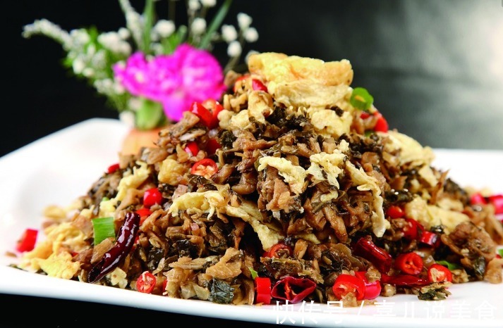 村里人都爱吃的“下饭菜”,外婆菜炒蛋