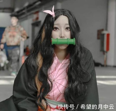 动漫|3种极端祢豆子cos,到底是女装大佬好看还是“祢豆子”好看