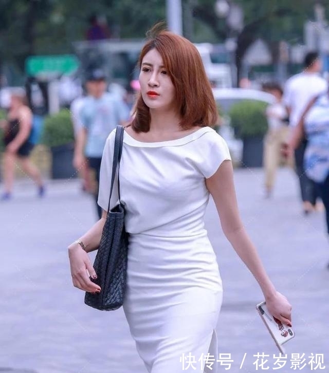 连衣裙细腻有品位,穿出不同凡响