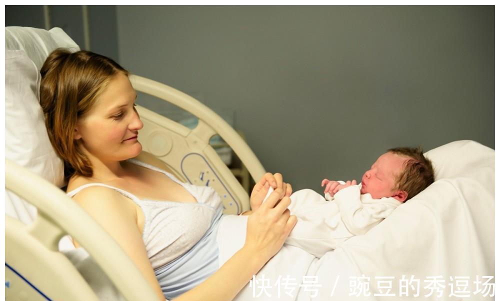 下体|分娩结束后,男医生又把手伸进产妇肚子里,别着急骂人是为了你好