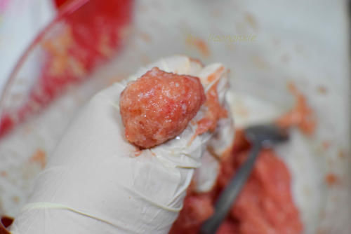 猪肉和豆腐的神仙搭配，不需要很多调味料，简单一煮超鲜美