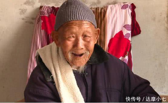 104岁老人暴露长寿秘诀既吸烟又喝酒,他却唯独不“沾”这件事