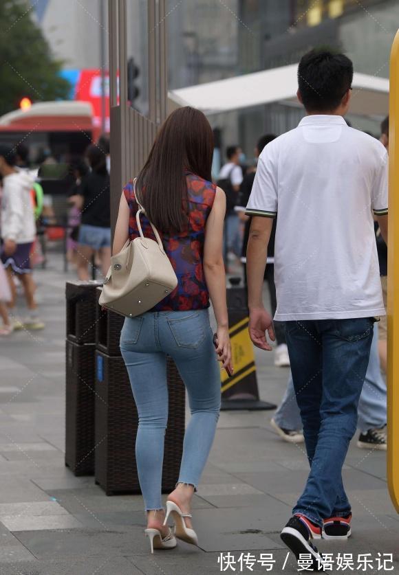穿搭 紧身牛仔裤,美的修身又耐看,不愧为休闲搭配的时尚宠儿