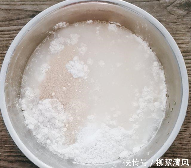 素三鲜包子,皮薄馅大,鲜香味美