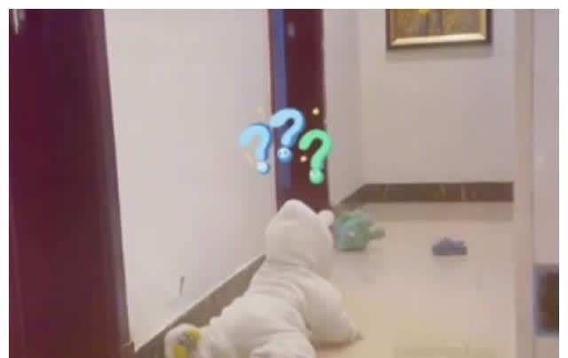 写作业|“二胎家庭”的日常太戳心了，哥哥要写作业，下一秒举动充满无奈