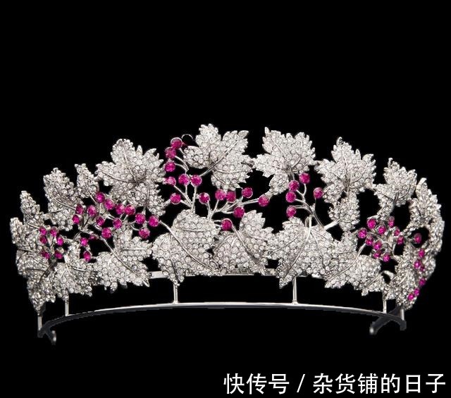 瓜路 新年就是要红!王室红宝石珠宝看起来!