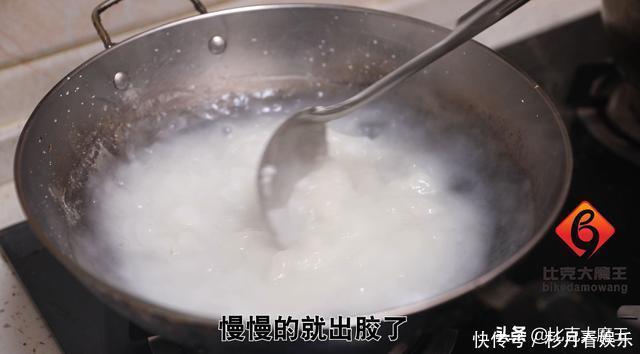 贴春联别再用胶带了,用一招轻松搞定,平整又牢固,看完能帮大忙