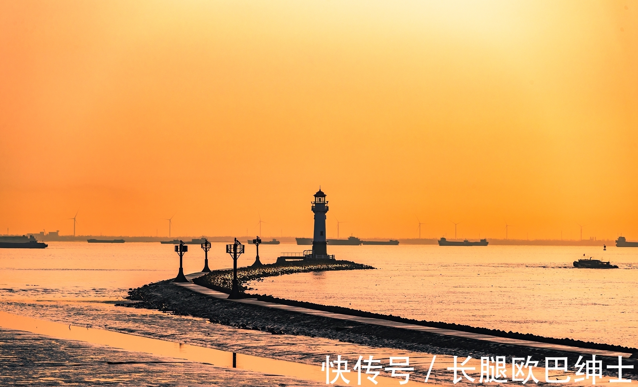 苏迈!苏诗的一首排律《入峡》,共三十个对句,对仗工整,章法严密,