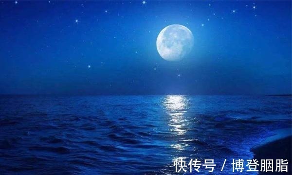 八月十五日夜湓亭望月$白居易一首写中秋的诗，写尽人在他乡的心酸，短短四句就名垂千古