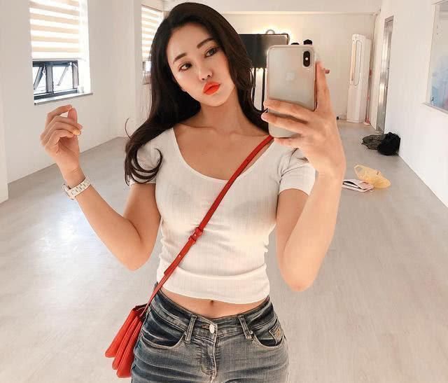 减肥|励志女孩为减掉小肚腩坚持健身一年,练出了马甲线,身材完美