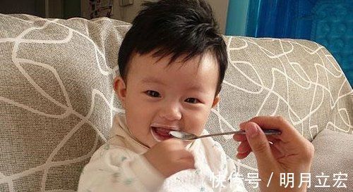 水苏糊糊|3种辅食最伤娃,耽误孩子长个发育,别再给娃吃了,宝妈长点心