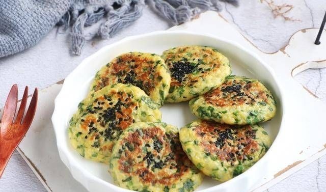 韭菜鸡蛋新吃法,比韭菜盒子简单,比煎饼好吃,早餐连吃3天不腻