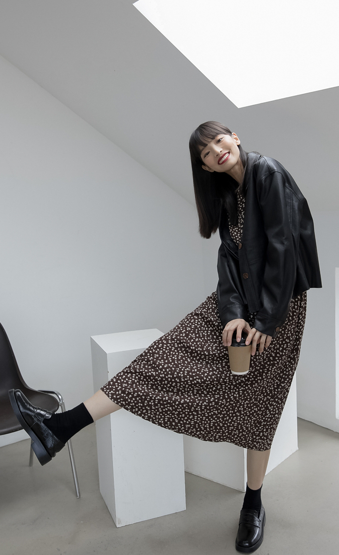 小姐姐 皮衣穿搭指南!搭配牛仔裤或半身裙又飒又美,提升气场又洋气