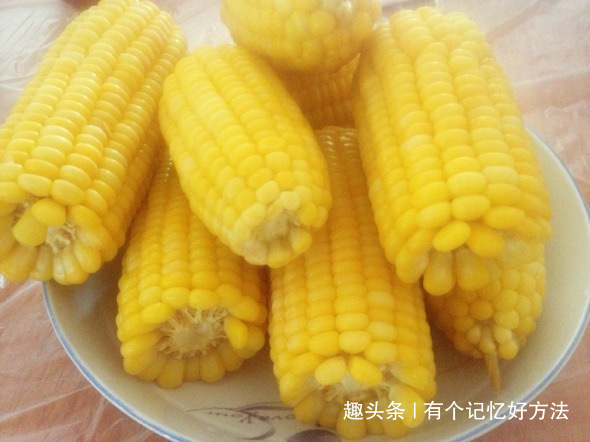 玉米|玉米和它是“天然夫妻”每天一吃，皱纹雀斑淡了睡眠也好了！贼好