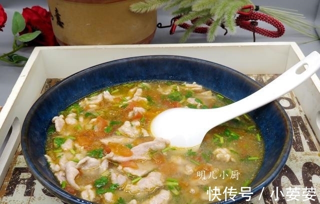 汤酸|三伏天多喝此汤，滴油不放10分钟出锅，汤酸爽肉鲜嫩，天天吃不腻