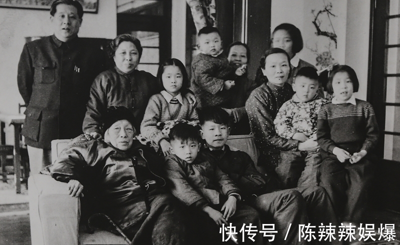 有意无意之间$廖仲恺爱人何香凝书法了不得,笔墨闳肆秀逸,连毛主席都致信说好