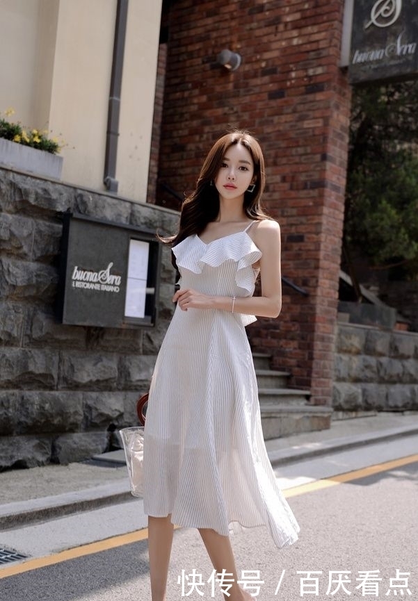 韵味十足的连衣裙,简约又显气质,尽显优雅女神范