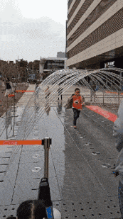 |搞笑GIF:本来想给女友一个惊喜 结果我在医院躺了三个月