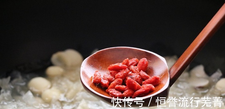 上火|立秋后要多吃银耳,教你正确做法,好吃润秋燥,常上火的人多吃点!