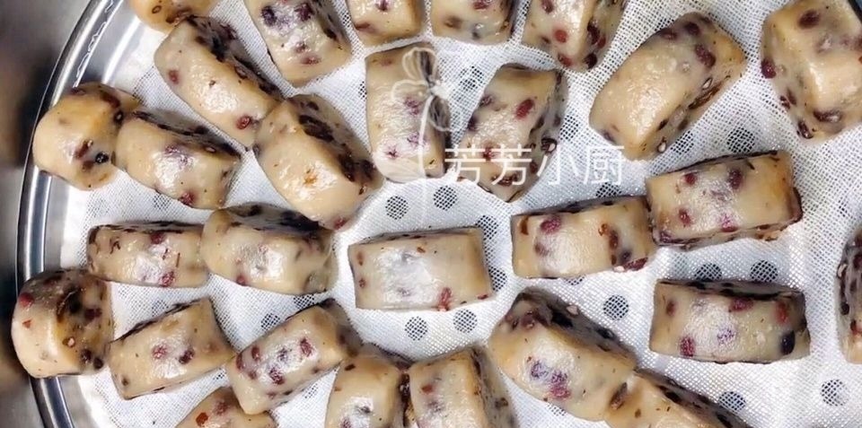 一碗糯米粉，教你做红豆糯米糕，亲戚来的时候，女人多吃补气补血