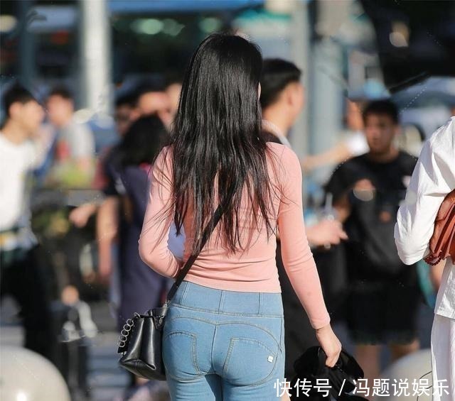 牛仔裤|身材微胖女士的穿搭，坚持以“束腰”为核心，曼妙身姿不远了！