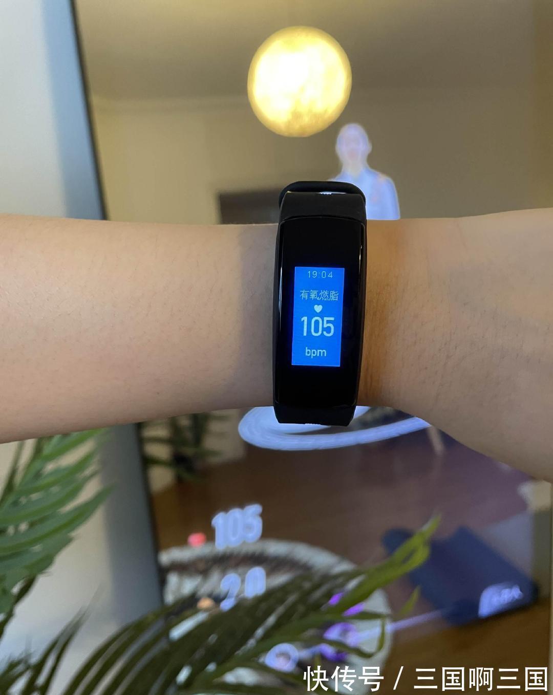 咕咚|FITMORE智能健身镜,全方位解决“家庭健身”场景运动需求